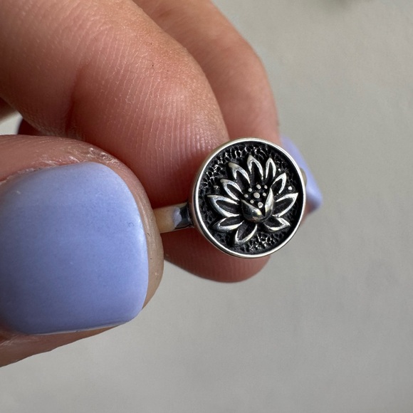 925 Sterling Silver  Lotus Flower Ring – Size 5 - Picture 7 of 7